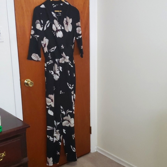 ONLY Floral Romper Jumpsuit - Picture 2 of 3